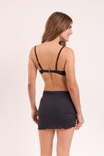Charger l'image dans la galerie, Model Back: Rio De Sol Jupe De Page Black Mini Skirt Ruched