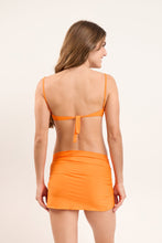 Charger l'image dans la galerie, Model Back: Rio De Sol Jupe De Page Bio-Laranjada Skirt Knot