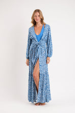 Charger l'image dans la galerie, Model Front: Rio De Sol Vêtement De Plage Chuva Long Dress Verona