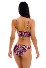 Charger l'image dans la galerie, Model Back: Rio De Sol Ensemble Set Palms-Vine Balconet-Anna Comfy