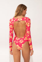 Charger l'image dans la galerie, Model Back: Wednesday In Hawaii By Rio De Sol Une Pièce Pua-Guava Surf
