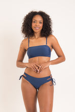 Charger l'image dans la galerie, Model Front: Rio De Sol Bas Bottom Navy Madrid