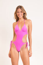 Charger l'image dans la galerie, Model Front: Rio De Sol Une Pièce Vita-Pink Trikini-Comfy