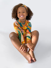Charger l'image dans la galerie, Model Front: Rio De Sol T-Shirt El-Arco Rash-Guard Kids