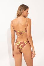 Charger l'image dans la galerie, Model Back: Wednesday In Hawaii By Rio De Sol Haut Top Pua-Coco-Lilikoi Shell