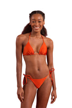 Charger l'image dans la galerie, Model Front: Rio De Sol Ensemble Set Shimmer-Paprica Tri-Inv Cheeky-Tie