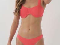 Charger et lire la vidéo dans la visionneuse de la Galerie, Video: Rio De Sol Haut Top Malibu-Folia Amelia