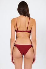 Charger l'image dans la galerie, Model Back: Rio De Sol Ensemble Set Shimmer-Divino Bandeau-Knot Essential