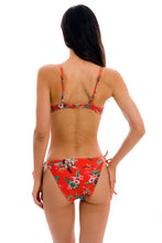 Charger l'image dans la galerie, Model Back: Rio De Sol Ensemble Set Wildflowers Balconet-Pushup Ibiza-Comfy
