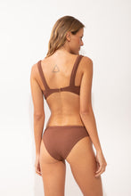 Charger l'image dans la galerie, Model Back: Rio De Sol Ensemble Set Sand-Cappuccino Mary Essential-Comfy

