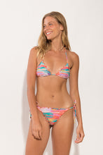 Charger l'image dans la galerie, Model Front: Rio De Sol Bas Bottom River Frufru-Comfy
