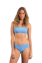 Charger l'image dans la galerie, Model Front: Rio De Sol Bas Bottom Baltico Madrid
