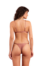 Charger l'image dans la galerie, Model Back: Rio De Sol Haut Top Shimmer-Copper Tri-Fixo
