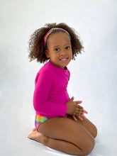 Charger l'image dans la galerie, Model Back: Rio De Sol T-Shirt Amaranto Rash-Guard Kids
