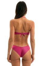 Charger l'image dans la galerie, Model Back: Rio De Sol Haut Top Cloque Lichia Bandeau
