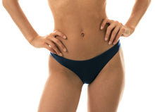 Charger l'image dans la galerie, Gallery: Rio De Sol Bas Bottom Shark Bandeau
