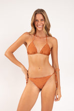 Charger l'image dans la galerie, Model Front: Rio De Sol Ensemble Set Shimmer-Nocciola Frufru
