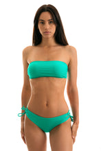 Charger l'image dans la galerie, Model Front: Rio De Sol Haut Top Bahamas Reto
