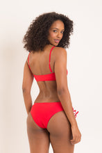 Charger l'image dans la galerie, Model Back: Rio De Sol Bas Bottom Rouge Madrid
