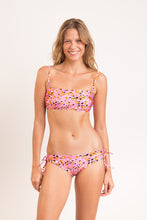 Charger l'image dans la galerie, Model Front: Rio De Sol Bas Bottom Sweet-Camo Madrid
