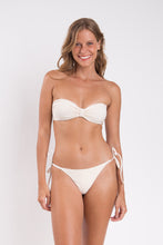 Charger l'image dans la galerie, Model Front: Rio De Sol Bas Bottom Malibu-Natural Cheeky-Micro
