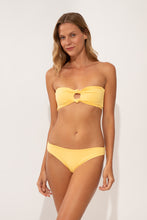 Charger l'image dans la galerie, Model Front: Wednesday In Hawaii By Rio De Sol Ensemble Set Lilikoi Lani Waikiki
