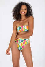 Charger l'image dans la galerie, Model Front: Rio De Sol Ensemble Set Garden-City Bandeau-Reto Hotpant-Cos
