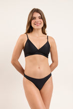 Charger l'image dans la galerie, Model Front: Rio De Sol Bas Bottom Touch-Black Essential
