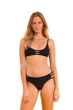 Charger l'image dans la galerie, Model Front: Rio De Sol Ensemble Set Bora-Black Bra-Trio Madrid-Trio
