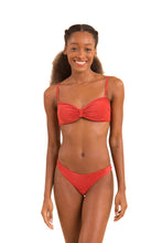 Charger l'image dans la galerie, Model Front: Rio De Sol Ensemble Set Malibu-Chili Bandeau-Duo Essential
