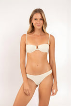 Charger l'image dans la galerie, Model Front: Rio De Sol Bas Bottom Brisa-Offwhite Essential
