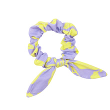 Charger l&#39;image dans la galerie, Glow Scrunchie
