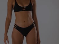 Charger et lire la vidéo dans la visionneuse de la Galerie, Video: Rio De Sol Ensemble Set Bora-Black Bra-Trio Madrid-Trio
