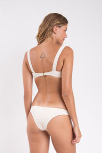 Model Back: Rio De Sol Bas Bottom Malibu-Natural Essential