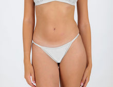 Charger l&#39;image dans la galerie, Gallery: Rio De Sol Bas Bottom Shimmer-White California
