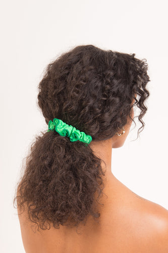 Model Front: Rio De Sol Chouchou Dots-Energy Scrunchie
