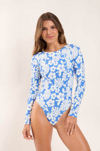 Model Front: Rio De Sol Une Pièce Pua-Pacifica Surf