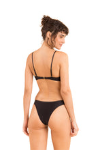 Charger l&#39;image dans la galerie, Model Back: Rio De Sol Ensemble Set Shimmer-Black Bandeau-Joy Essential
