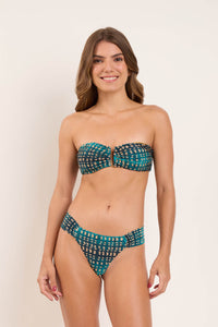 Model Front: Rio De Sol Haut Top Brisa Sara