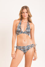 Charger l&#39;image dans la galerie, Model Front: Rio De Sol Haut Top Ikat Kate
