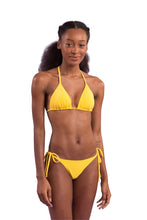 Charger l&#39;image dans la galerie, Model Front: Rio De Sol Haut Top Malibu-Yellow Tri-Inv
