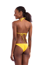 Charger l&#39;image dans la galerie, Model Back: Rio De Sol Haut Top Malibu-Yellow Tri-Inv
