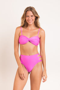 Model Front: Rio De Sol Haut Top Vita-Pink Twist